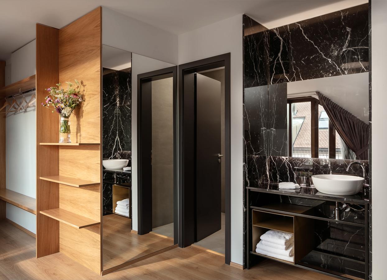Moods Charles Bridge Hotel Прага Екстериор снимка