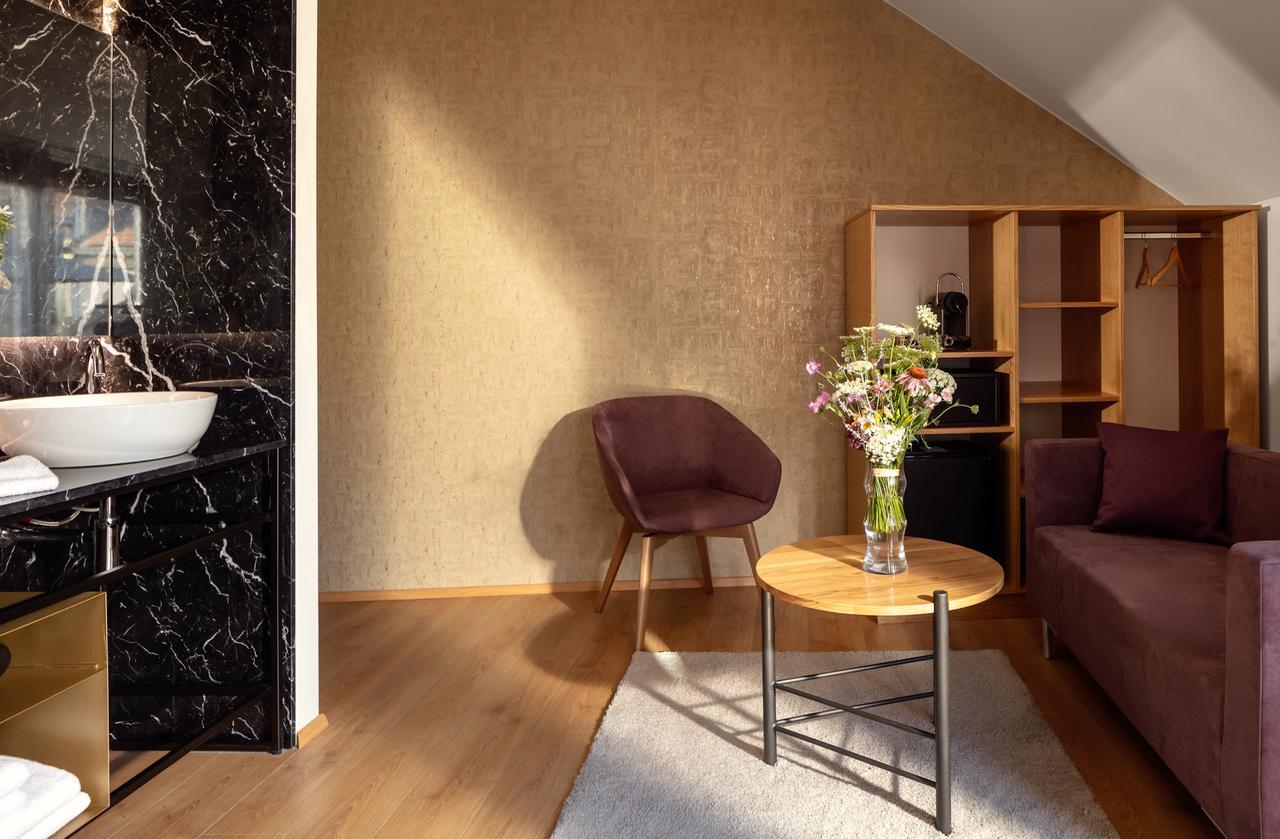Moods Charles Bridge Hotel Прага Екстериор снимка