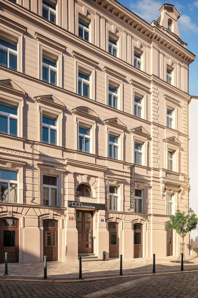 Moods Charles Bridge Hotel Прага Екстериор снимка